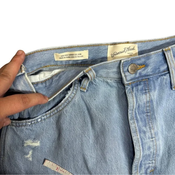 NWT Universal Thread 10 High Rise Curved Jean Barrel Light Wash Recycled Cotton - Picture 3 of 9